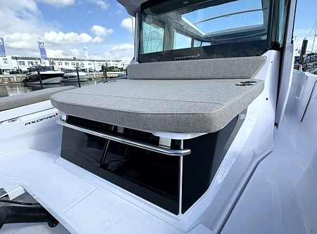 Катер Axopar 29 XC Cross Cabin